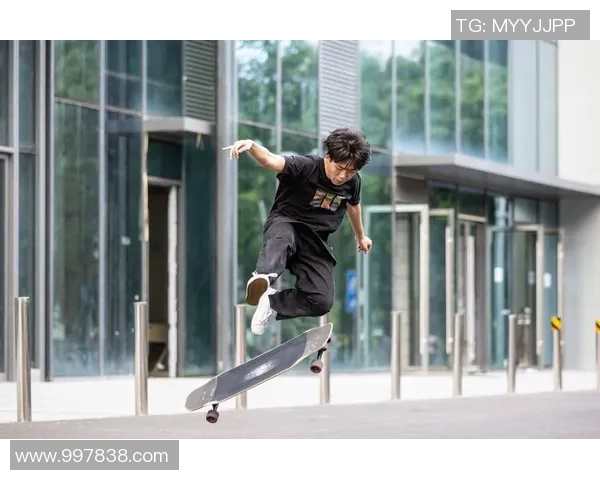 南京滑板队团队协作探索：共创滑板文化新篇章与梦想之旅