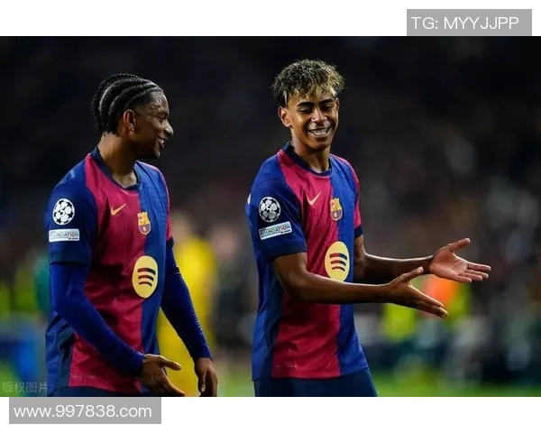 莱万领衔球队新征程展现个人魅力与团队精神的完美结合