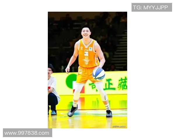 胡明轩：从青涩新星到篮球场上的闪耀巨星的成长之路与未来展望